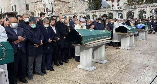 Teknoloji kampı yolunda geçirdikleri kazada hayatını kaybeden İHH gönüllüleri son yolculuklarına uğurlandı.