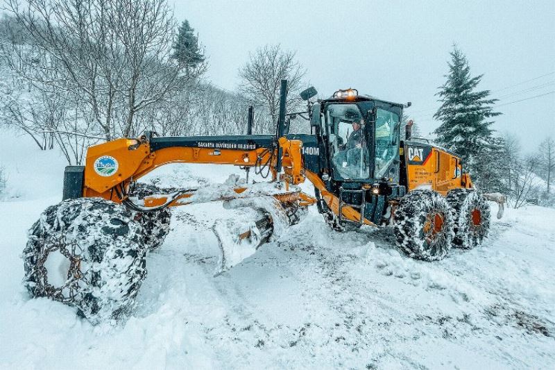 Sakarya kapanan yolları açıyor 