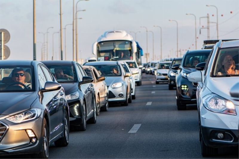 Yılda 12 günümüz trafik sıkışıklığına gidiyor 