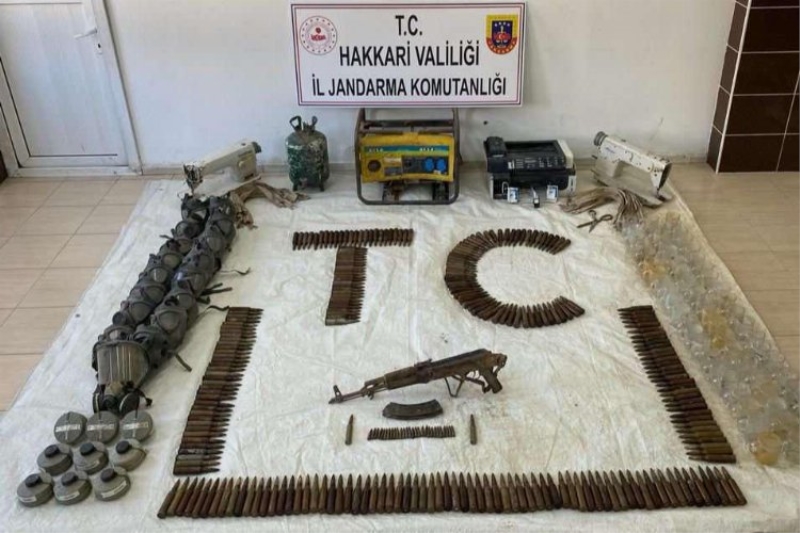 7 katlı mağaraya terör operasyonu! Komandolar gururla sunar; İnlerine girdiler