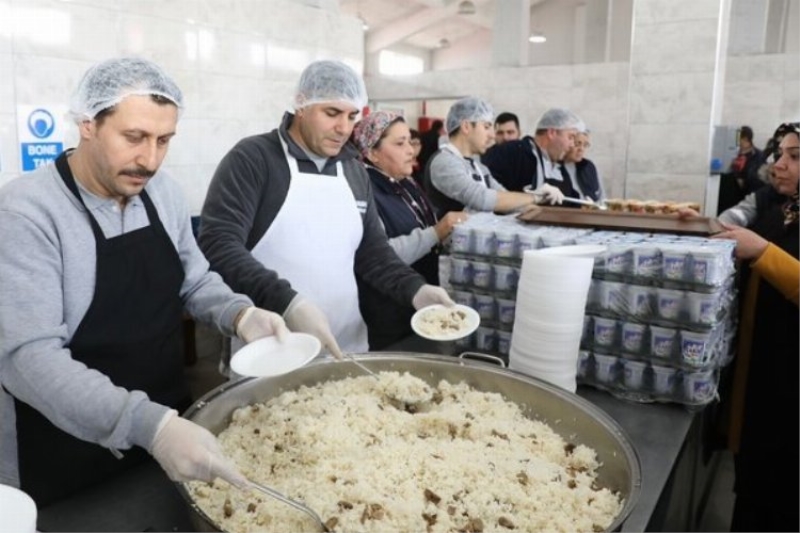 Bergama’ya 5 yıldızlı otel mutfağı konforunda aşevi