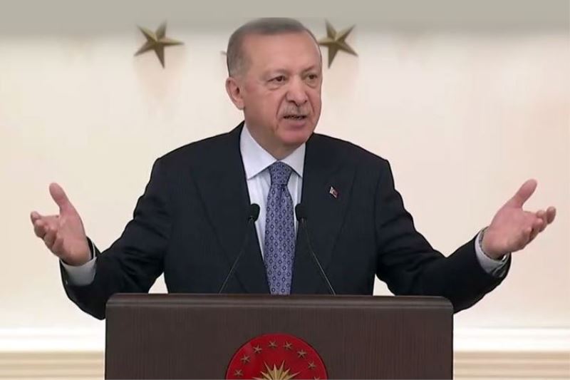 Devlet övünç madalyaları tevdi ediliyor