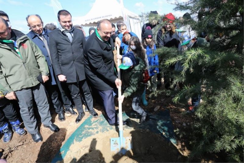 Bursa protokolü fidanları toprakla buluşturdu