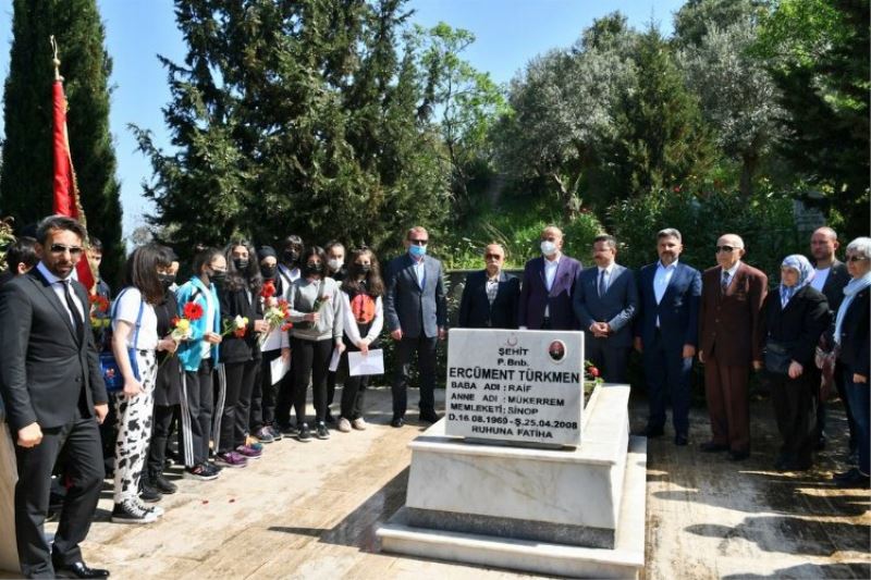 Şehit Binbaşı Ercüment Türkmen kabri başında anıldı