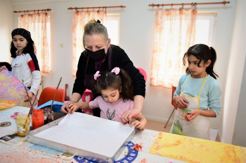 Bursa Yıldırımlı çocuklar eğlenirken öğreniyor 