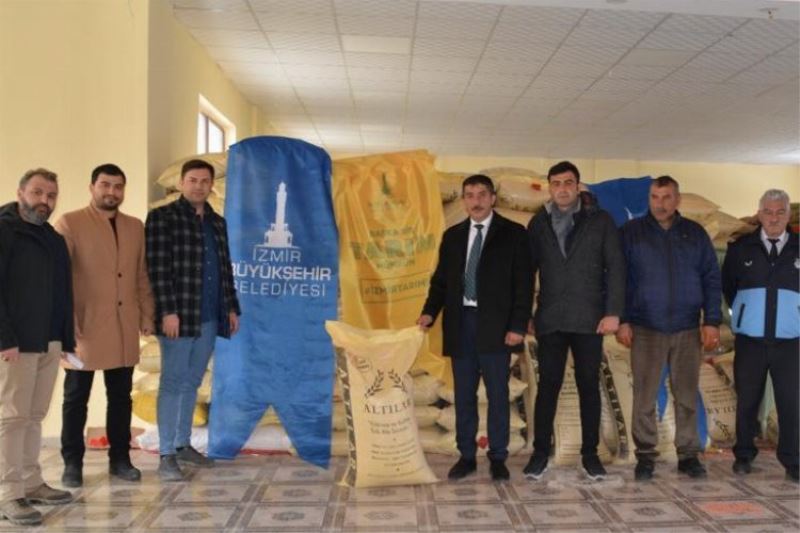 İzmir’den Kars’a 105 ton tohum desteği