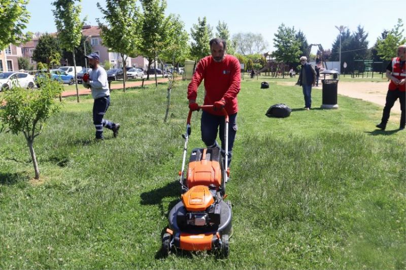 Kocaeli İzmit parklarını yaza hazırlıyor