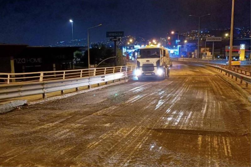 Kocaeli gece yarısı asfalt serimiyle trafik aksatılmadı