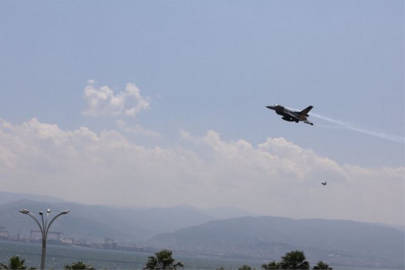 SOLOTÜRK Kocaeli İzmit’te keşif uçuşu yaptı