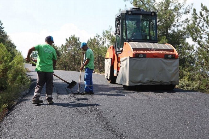 Sakarya Geyve’de asfaltlama çalışmaları sürüyor