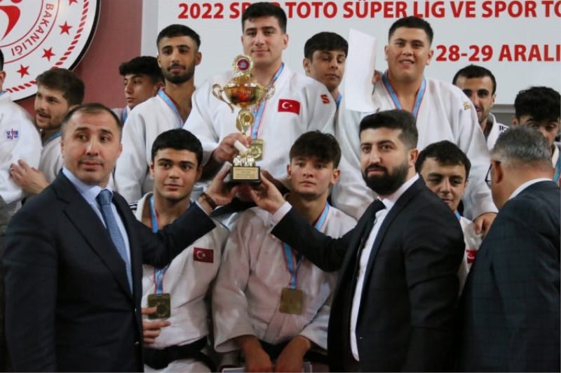 Kağıtspor, judoda süper lige yükseldi