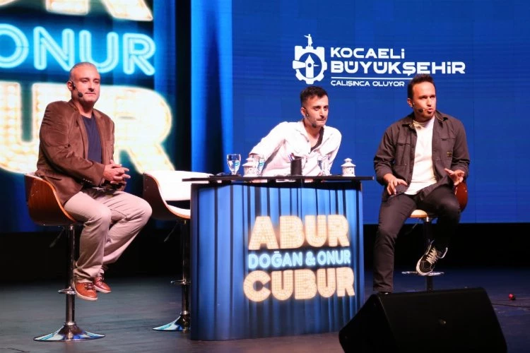 Abur Cubur Show seyirciden tam not aldı