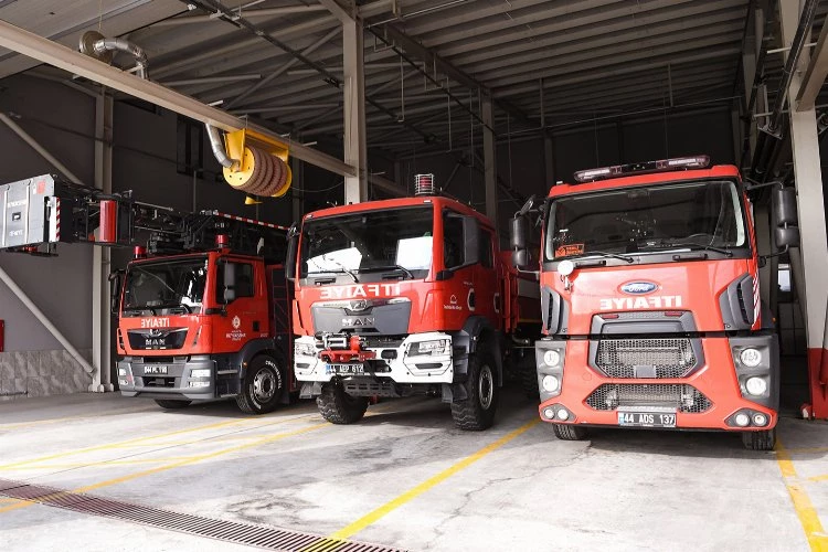 Malatya İtfaiyesi olası afetlere karşı eğitimi bırakmıyor