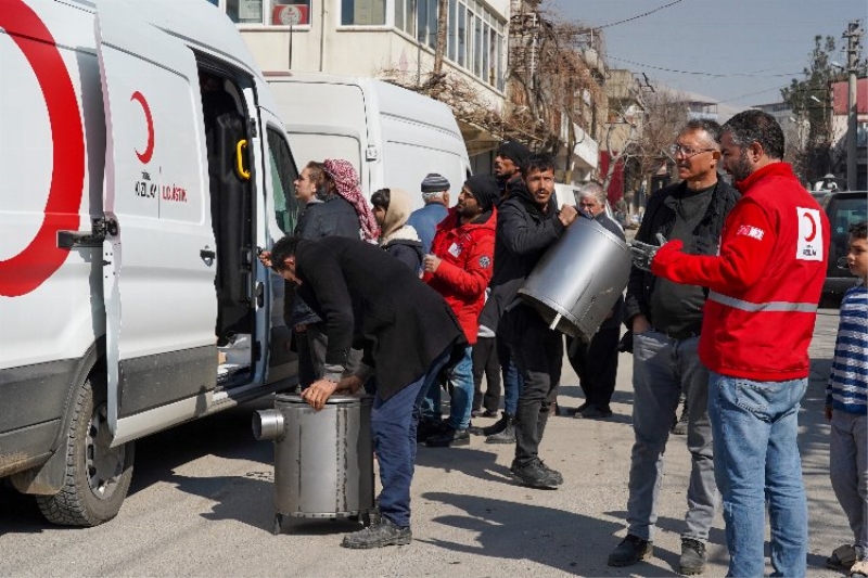 Kızılay afet bölgelerinde çalışmalarını sürdürüyor