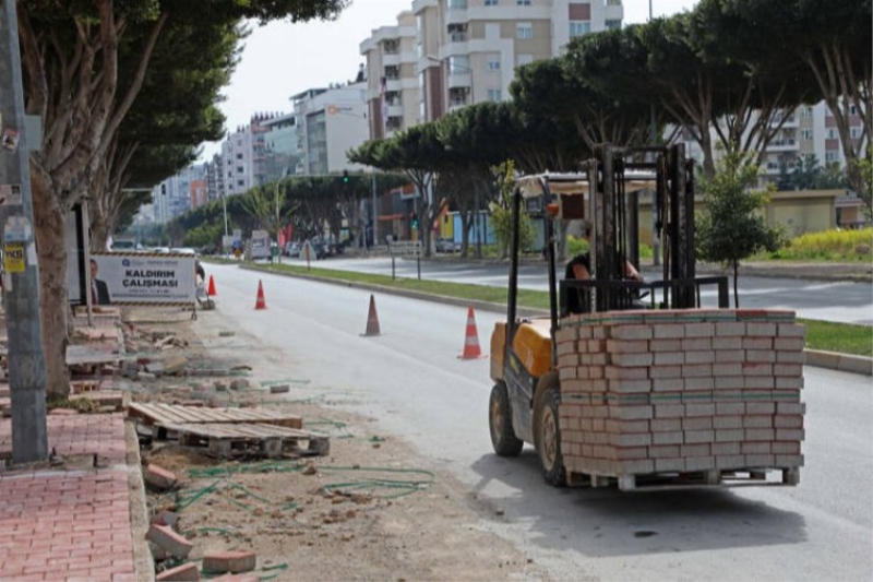 Termesos Bulvarı kaldırımı yenileniyor