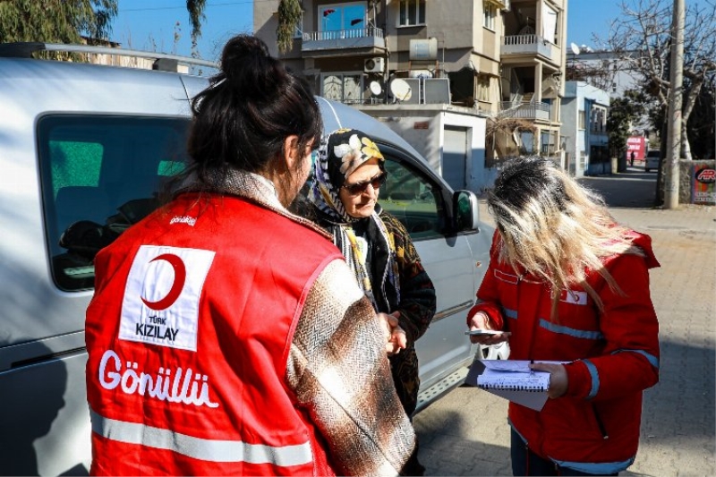 Kızılaycılığı kadınların gücü yükseltiyor