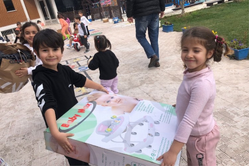 Kendileri küçük yürekleri büyük