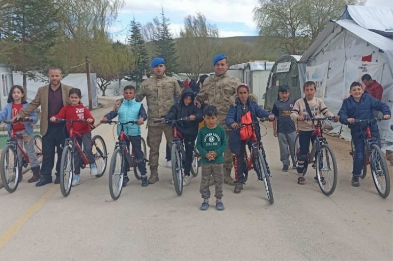 Edirne Jandarması’ndan Elbistan’a destek