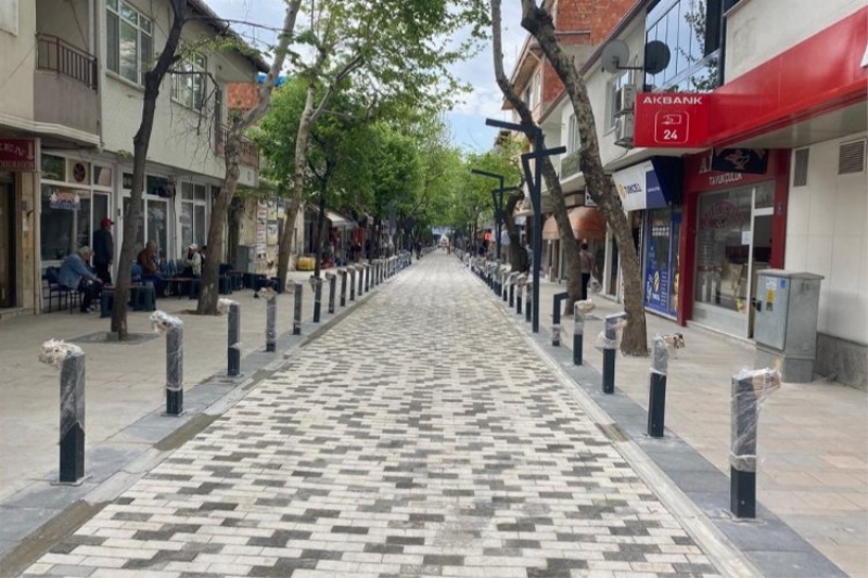 Atatürk Caddesi Avrupai görümnüme kavuştu