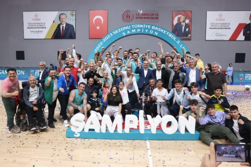 Çayırova Belediyesi 2. Lig’de şampiyon oldu