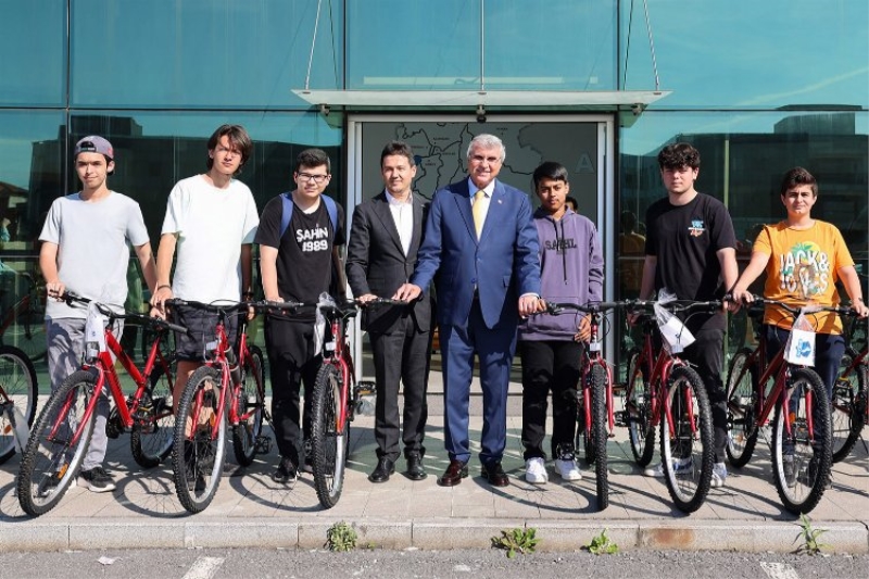 Sakarya eğitim ve sporda başarıyı ödüllendirdi