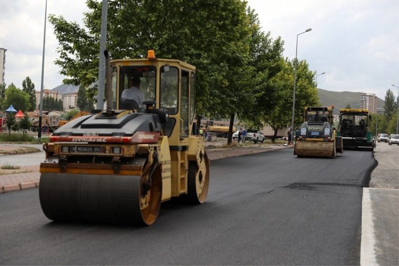 Kayseri Melikgazi asfalt çalışmalarını hızlandırdı