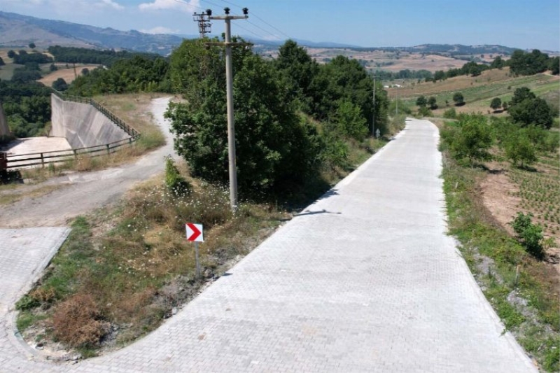 Karamürsel Çamdibi Mahallesi’ne parke