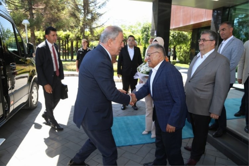 Hulusi Akar