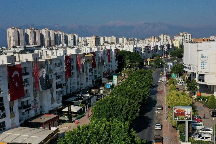 Antalya Muratpaşa bayraklarla donatıldı