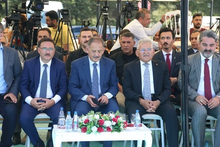 Şevki Eren Albayrak Camii ibadete açıldı