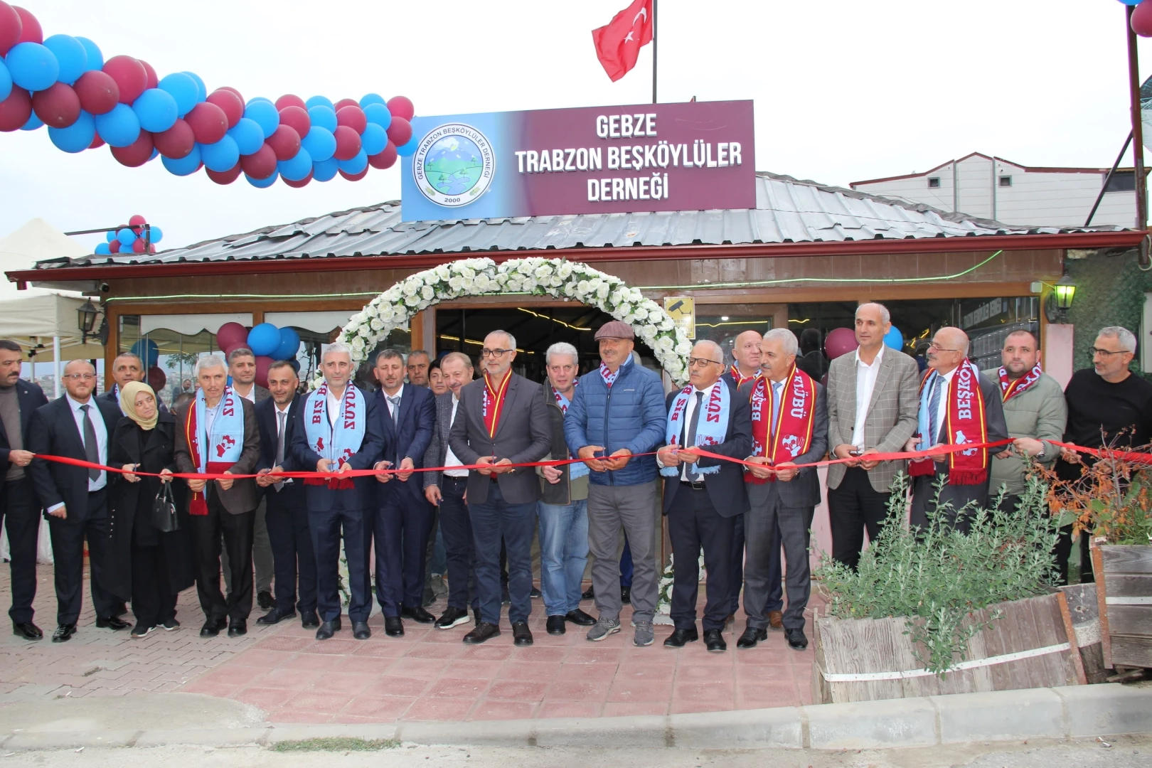 Gebze Beşköylüler Derneği yeni yerinde hizmete açıldı