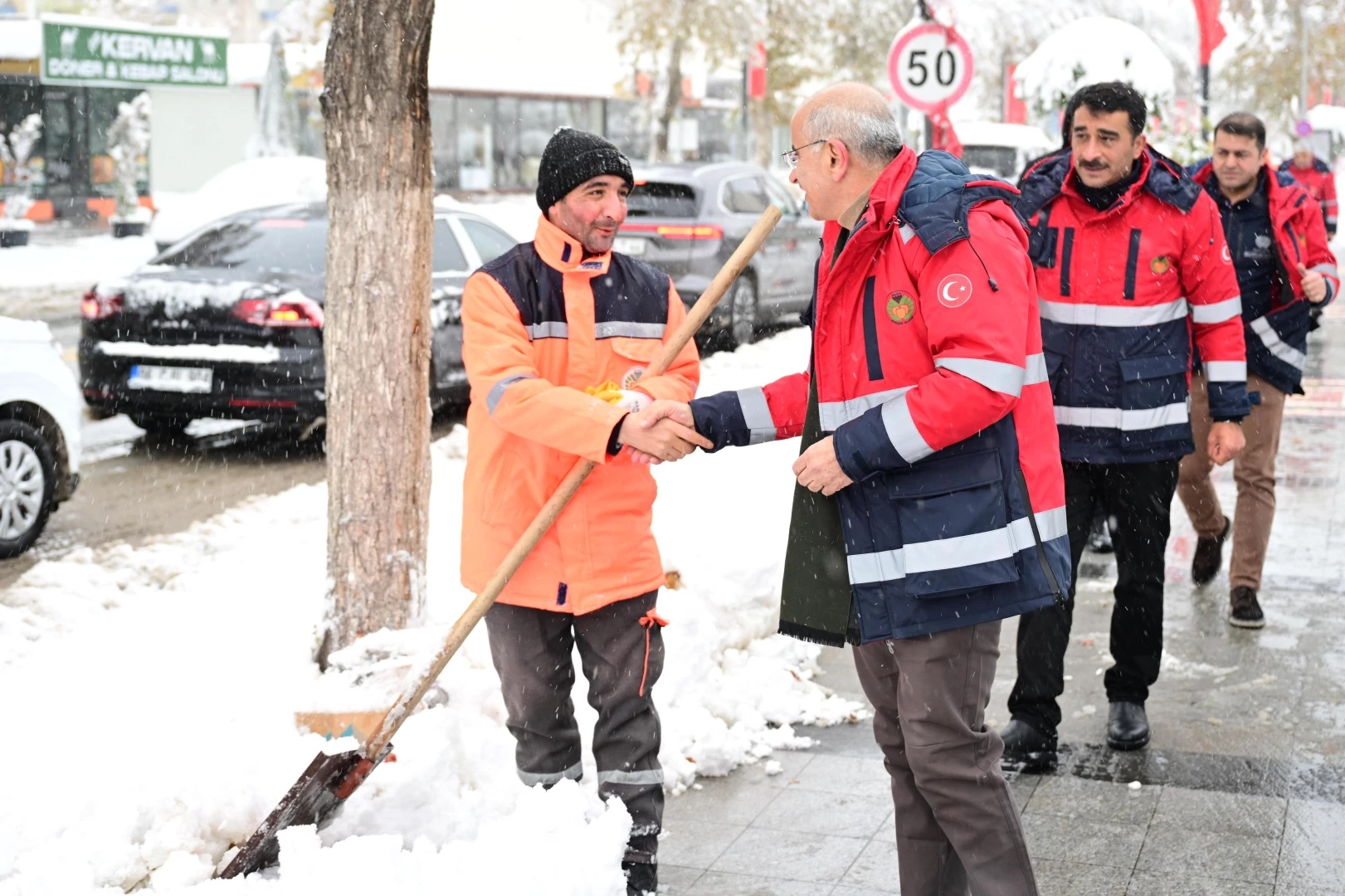 Malatya’da kar mesaisi devam ediyor