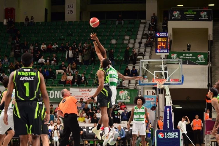 Basketbolda Bursa derbisinin galibi TOFAŞ oldu