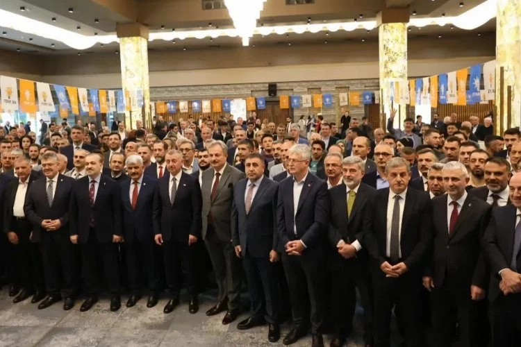 AK Parti yine salona sığmadı: “Milletin partisi olmaya devam edeceğiz”