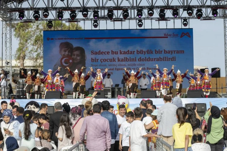 Uluslararası Mersin Çocuk Festivali neşe saçtı