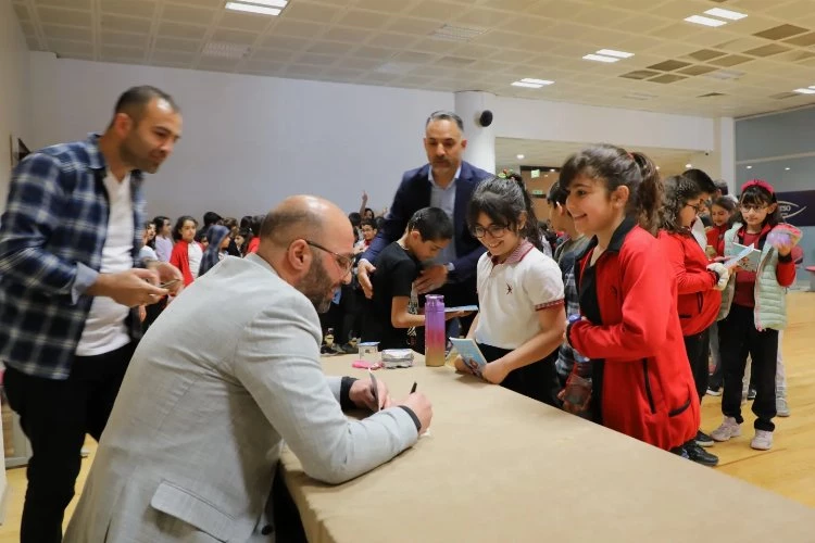 Van TSO’da Tina ile Boncuk Kitabı’na yoğun ilgi