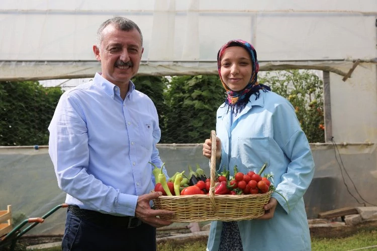 Başkan Büyükakın’dan kadın üreticiye destek