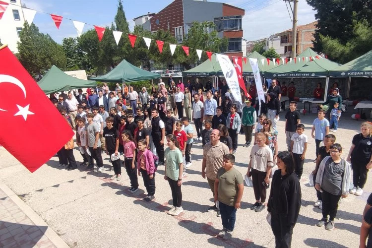 Keşan Cumhuriyet Ortaokulunda Bilim Şenliği ilgi gördü