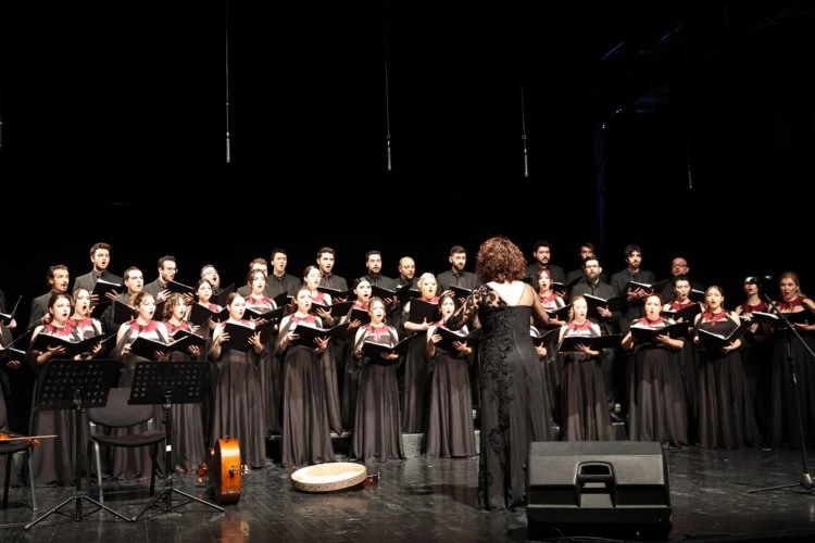 Usta yazar Nâzım Hikmet eserleri ile anıldı