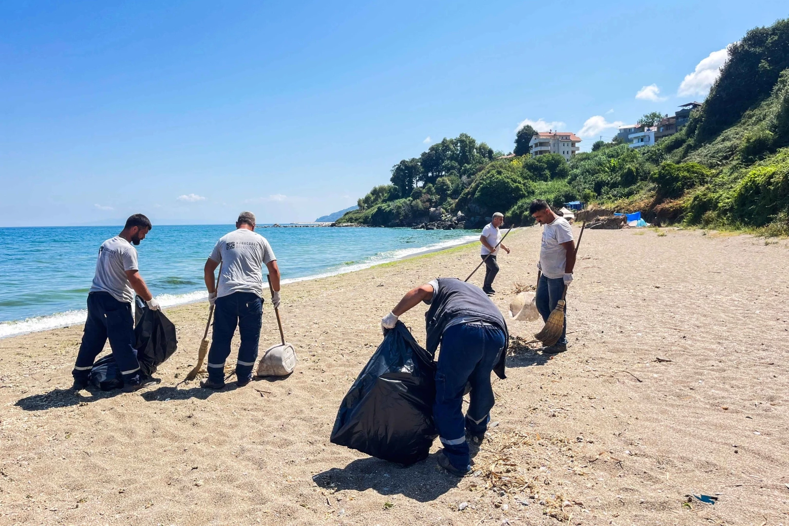 Karacabey Kurşunlu sahilinde örnek temizlik