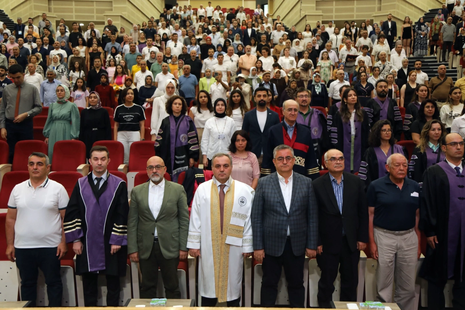 ERÜ Diş Hekimliği Fakültesi 15. dönem mezunlarını verdi