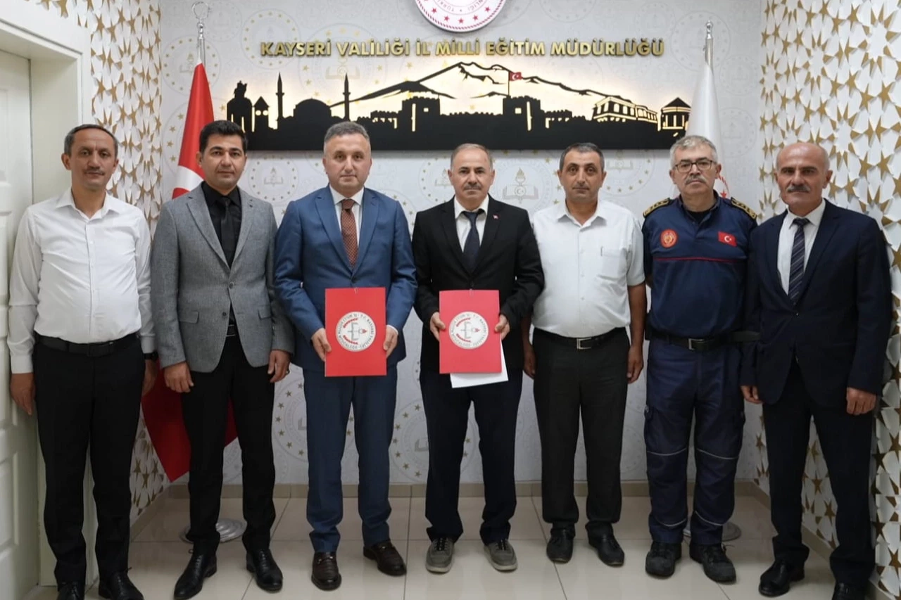 Kayseri Büyükşehir İle İl Milli Eğitim Müdürlüğü’nden itfaiyecilik bölümü öğrencilerine destek