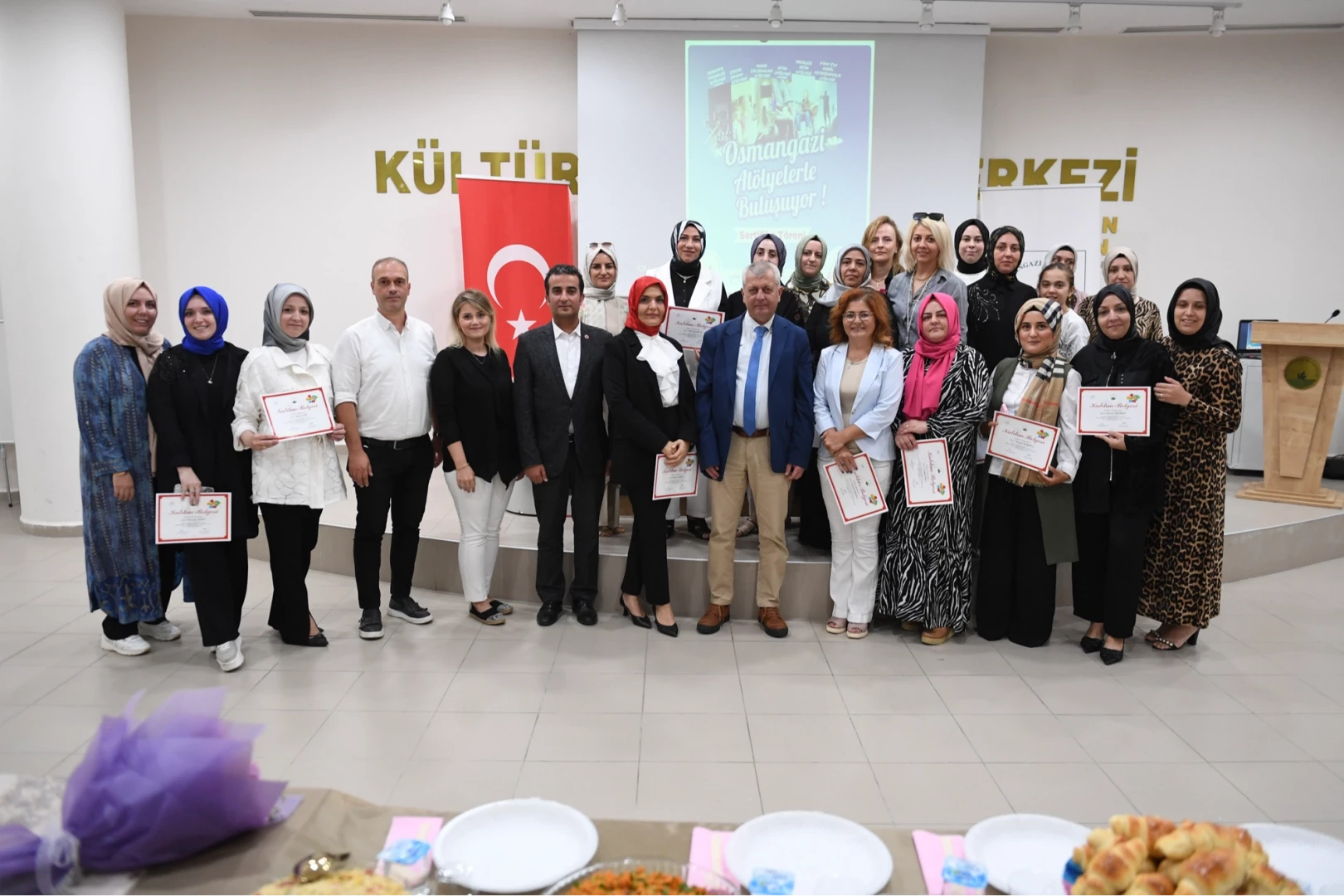 Diksiyon Atölyesi’ni tamamlayan kursiyerler sertifikalarını aldı