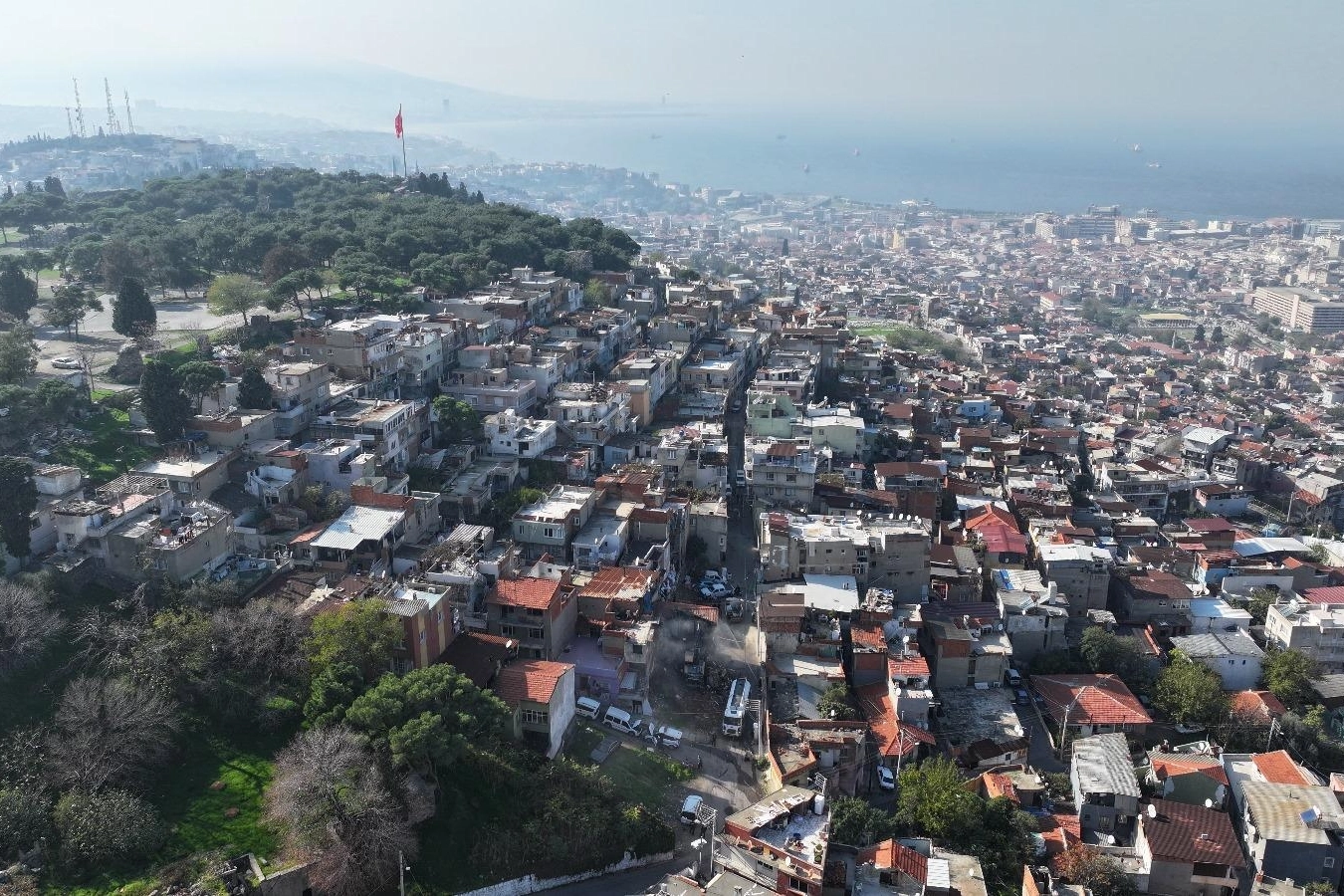 İzmir Kadifekale’de tahliye ve yıkımlar sürüyor
