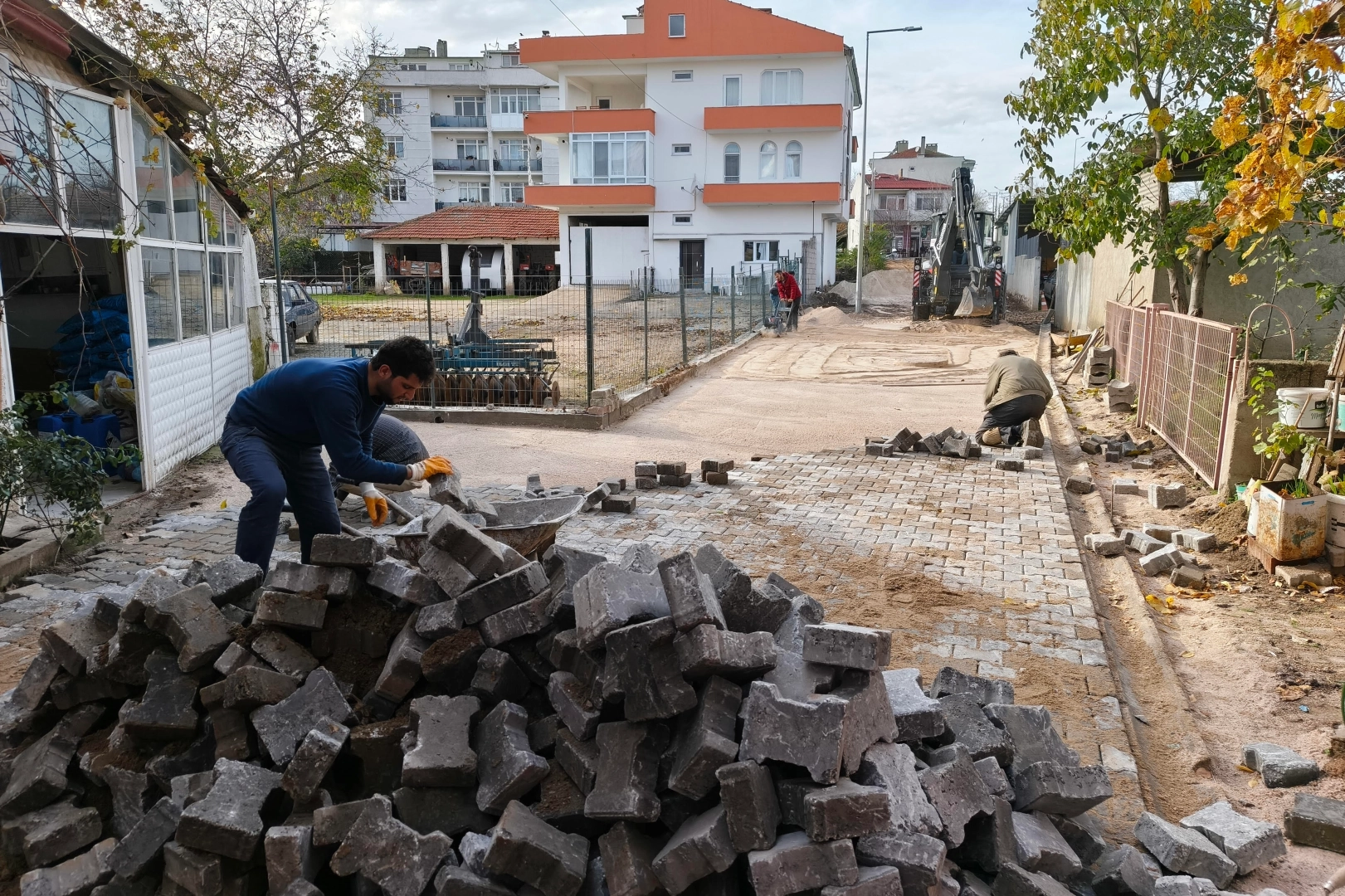 Edirne Süloğlu’nda kilit parke çalışmaları hızlandı